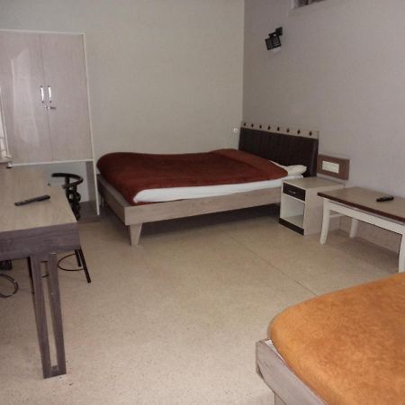 Hotel Monsoon Shillong Dış mekan fotoğraf